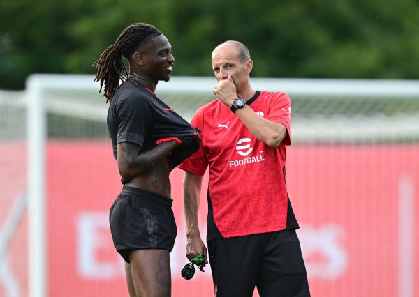 意媒:莱奥与阿莱格里没有矛盾,他对后者的批评持积极态度