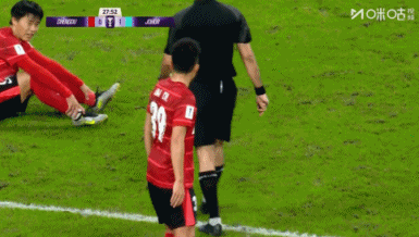 蓉城第29分钟被迫替换队员  ！胡荷韬因伤无法坚守  ，古尔芬克尔后备  登场