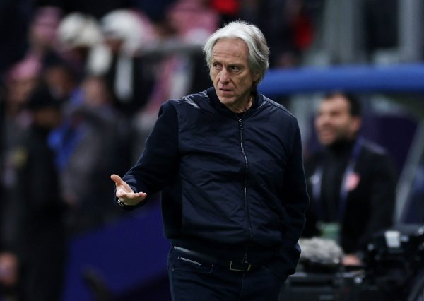 记者：考虑到密集赛程，利雅得获胜  主帅热苏斯给球员放假一天