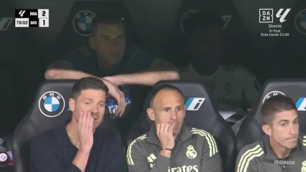 不满被换下！马卡：皇马守门员指导教练员前往更衣室将维尼修斯劝回后备  席