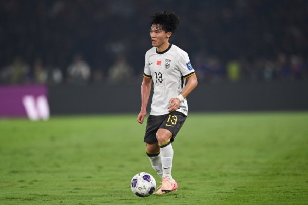 胡荷韬：恭喜邵佳一获得主指导教练员的职位，希望他能带领国足走得更远