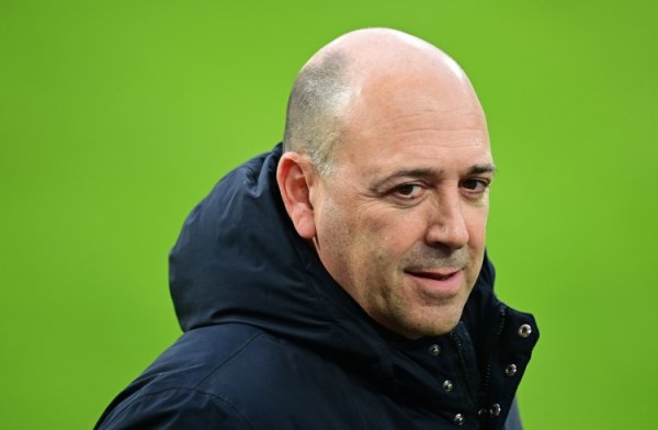 对峙  英超！药厂高层提议设立工资帽：我们今夏抢人输给英超升班马